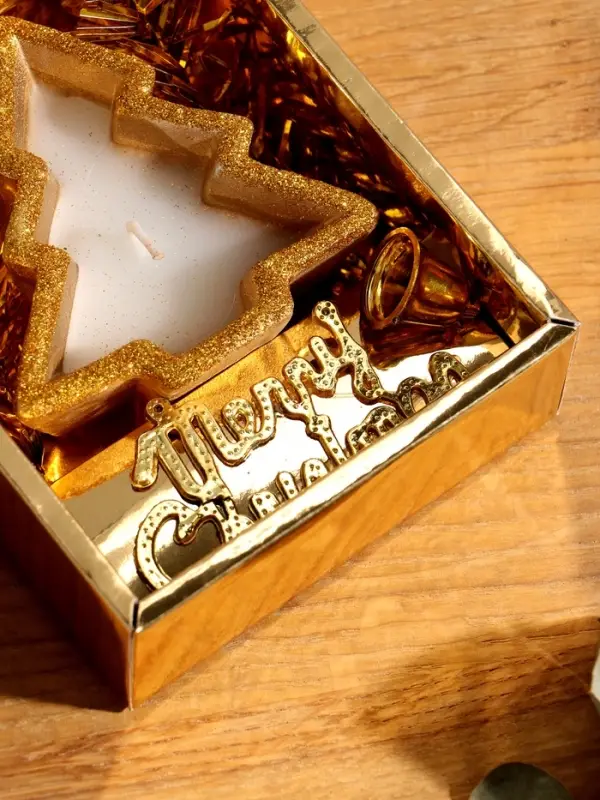 Свеча новогодняя с декором "Золотая ёлочка" 12х10х4 см