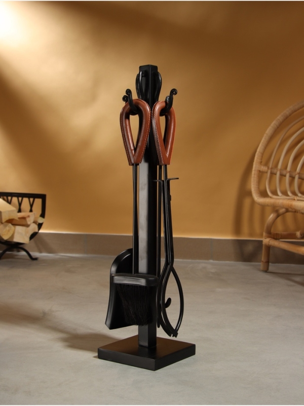 Каминный набор "Жар" сталь, кожа, 4 предмета, 15х15х61 см