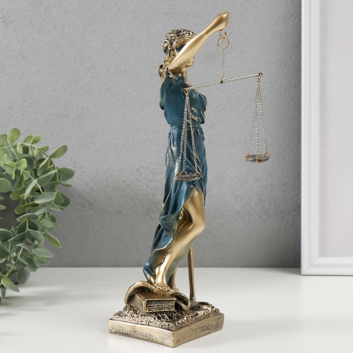 Сувенир полистоун "Богиня Фемида" золотистый с синим 28х7х8 см