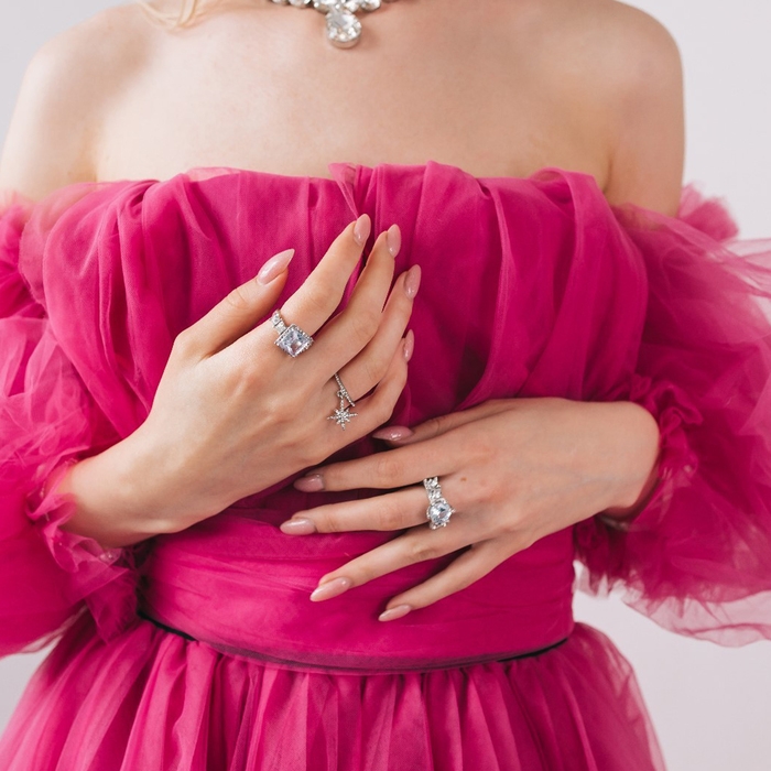 Кольцо «Драгоценность» квадрат в стразах, цвет белый в серебре, безразмерное Кольцо «Драгоценность» квадрат в стразах, цвет белый в серебре, безразмерное