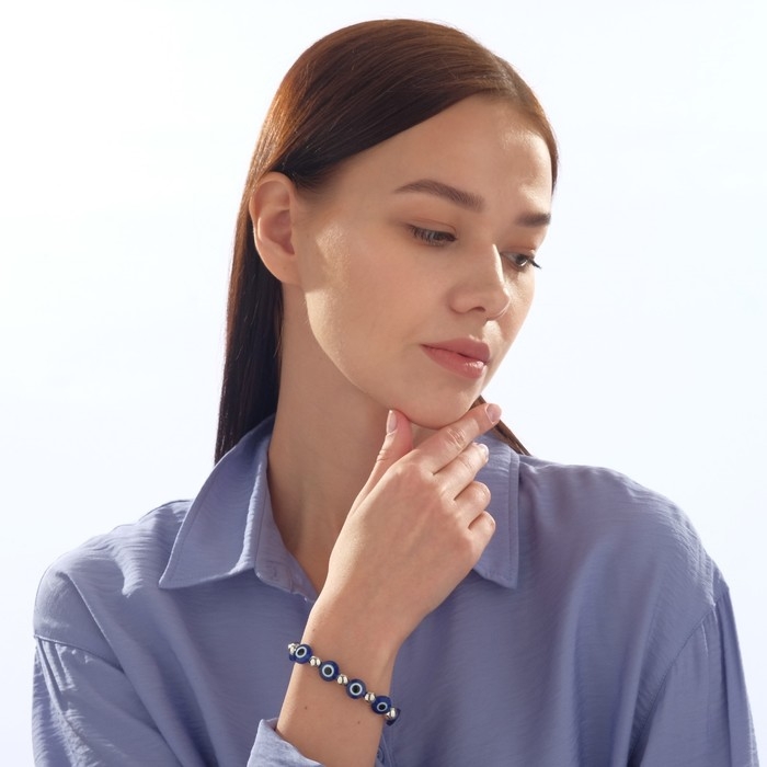 Браслет-оберег &laquo;Глазки&raquo; плоские с шариками, цвет синий в серебре, d=5,5 см