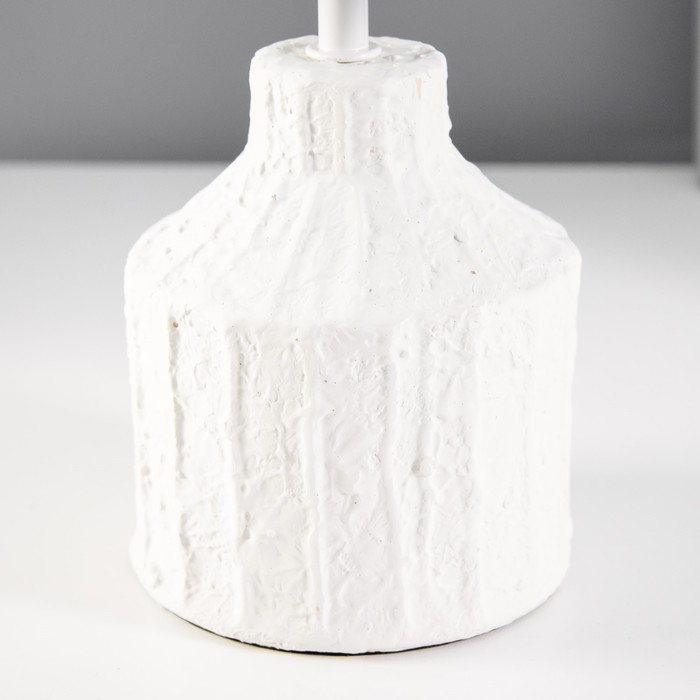 Настольная лампа Настольная лампа "Киана" Е14 40Вт бело -черный 20х20х33см RISALUX