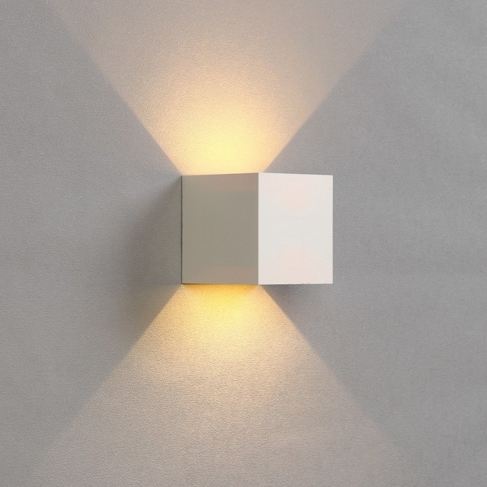 Светильник фасадный &laquo;Куб&raquo;, FSD-063, 6 Вт, 3000К, регулир. луч, IP65, 220 В, пластик, белый   1008423