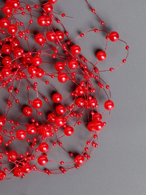 Гирлянда для декора из бусин, красная