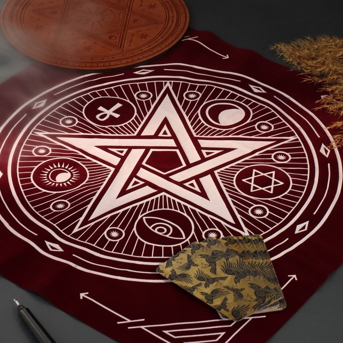 Скатерть для гадания бархатная на Хэллоуин &laquo;Пентаграмма&raquo;, 50х50 см, бордовая, 16+