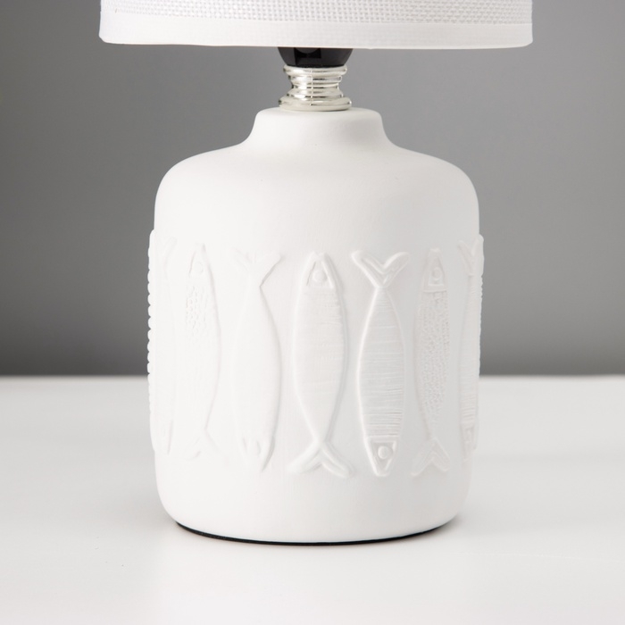 Настольная лампа с абажуром RISALUX «Фишер», Е14, 40 Вт, белый, 13×13×27 см Настольная лампа с абажуром RISALUX «Фишер», Е14, 40 Вт, белый, 13×13×27 см