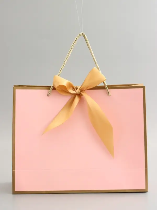 Пакет подарочный, розовый , с бантом, 32 х 25 х 11 см