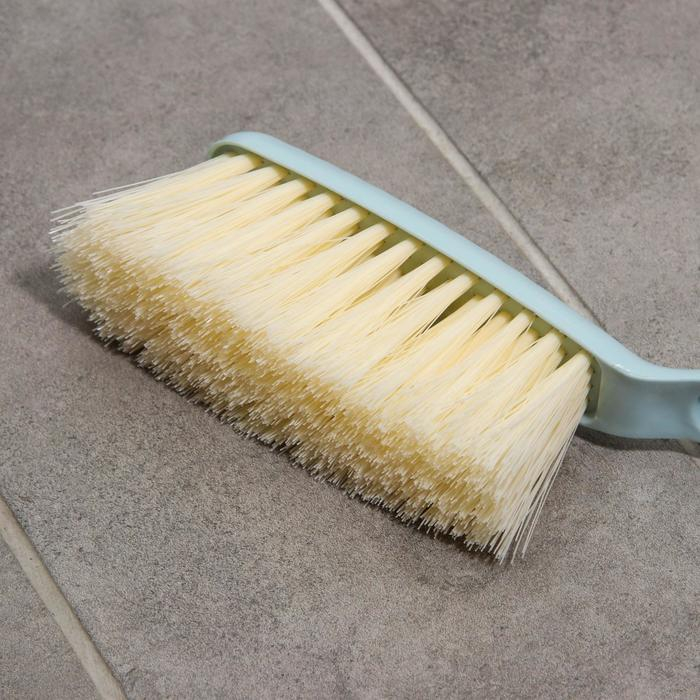 Щётки для уборки Доляна, 4 предмета: совок, 3 щётки, 30&times;21&times;12 см, цвет МИКС