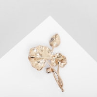 Брошь &laquo;Цветы&raquo; жемчужная роса, цвет бело-синий в золоте