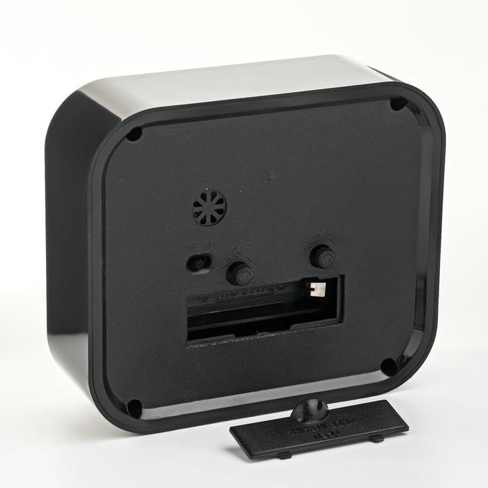 Часы - будильник настольные "Классика", дискретный ход, циферблат 8.5 х 10 см, 11 х 12 см