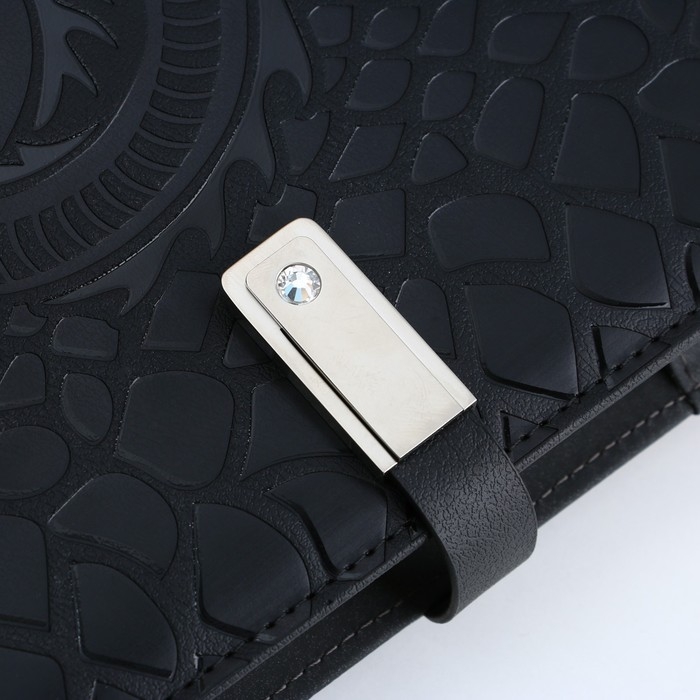 Ежедневник со встроенным зарядным устройством 8000 мАh и флешкой 16 ГБ «Дракон», 17,5 х 3,8 х 23,3 см. Ежедневник со встроенным зарядным устройством 8000 мАh и флешкой 16 ГБ «Дракон», 17,5 х 3,8 х 23,3 см.