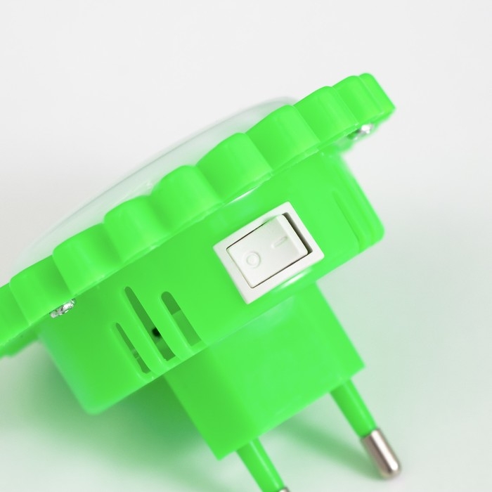 Ночник пластик от сети Ночник пластик от сети "Цветы на цветке" МИКС 7,5х7,5х2,7 см RISALUX