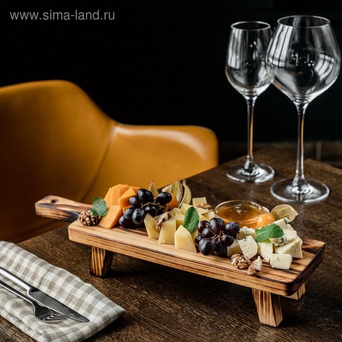 Доска деревянная разделочная, для подачи на ножках из натурального кедра Mаgistrо, 38&times;10,5&times;6,5 см, с ручкой, обожжённая