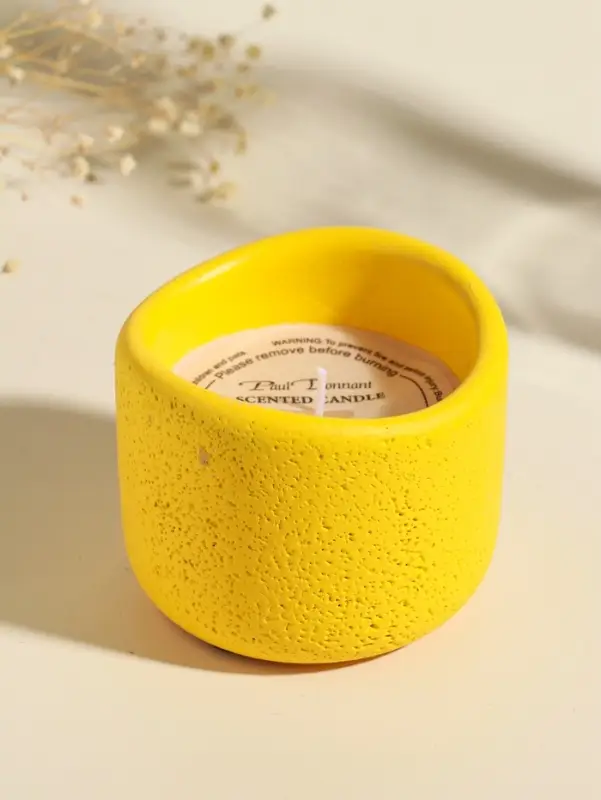 Свеча в вулканическом подсвечнике "Изгиб" жёлтая 8,3х8,5х7 см