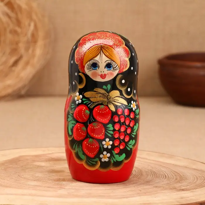 Матрёшка &laquo;Ягодка&raquo;, черный платок, 7-кукольная, 22 см