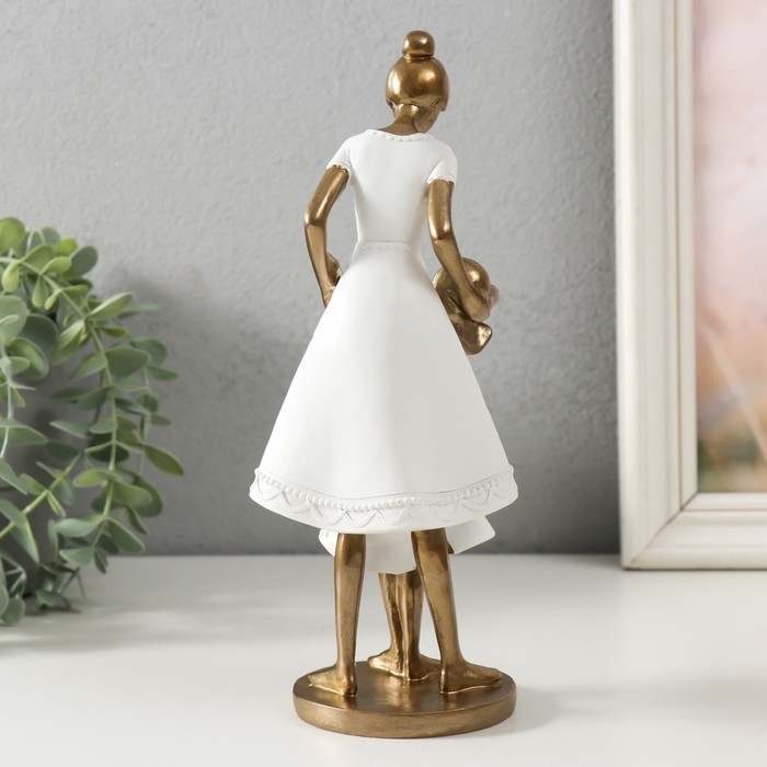 Сувенир полистоун "Мама с дочкой, в белых платьях с цветами" 9х8,5х23,5 см