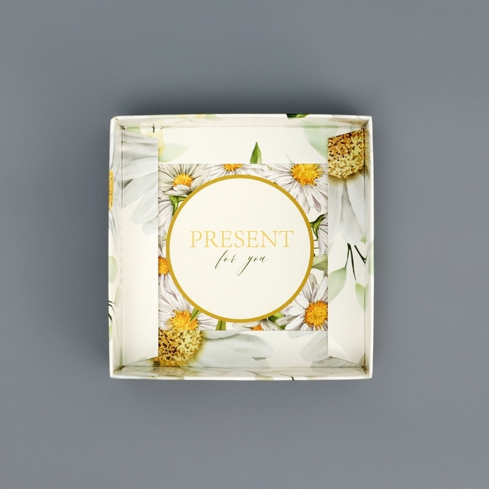 Коробка сборная с PVC крышкой, Коробка сборная с PVC крышкой, "Ромашки", 10 х 10 х 10 см. Кондитерская упаковка