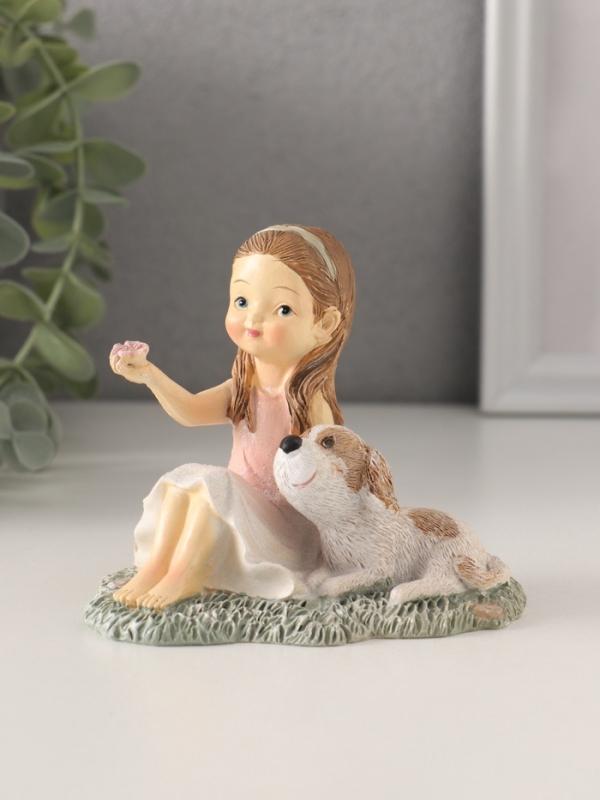 Сувенир полистоун "Малышка в розовом платье с собачкой на лужайке" 10х6,5х8,5 см