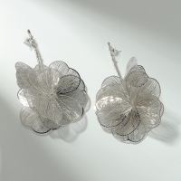 Серьги металл &laquo;Цветок&raquo; веточка, цвет серебро
