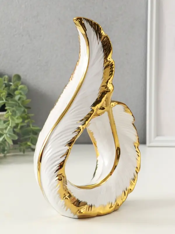 Сувенир керамика "Изогнутое пёрышко" белый с золотом 9х17,5х29,5 см