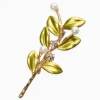 Брошь "Веточка с жемчугом", цвет бело-зелёный в золоте