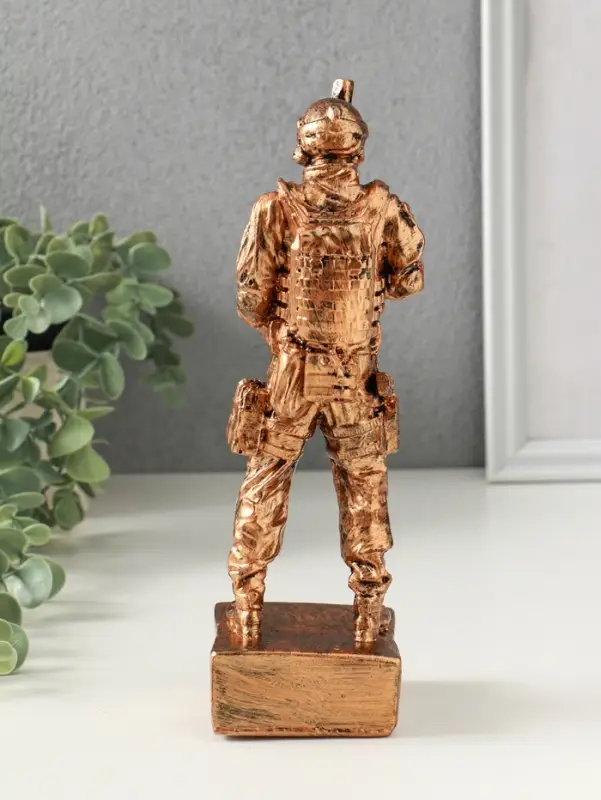 Фигура солдат &laquo; Воин СВО&raquo;, 24&times;7&times;7 см, под золото