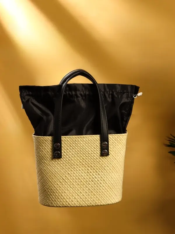 Сумка плетёная из пандана, 23&times;14&times;35 см, бежево-чёрная