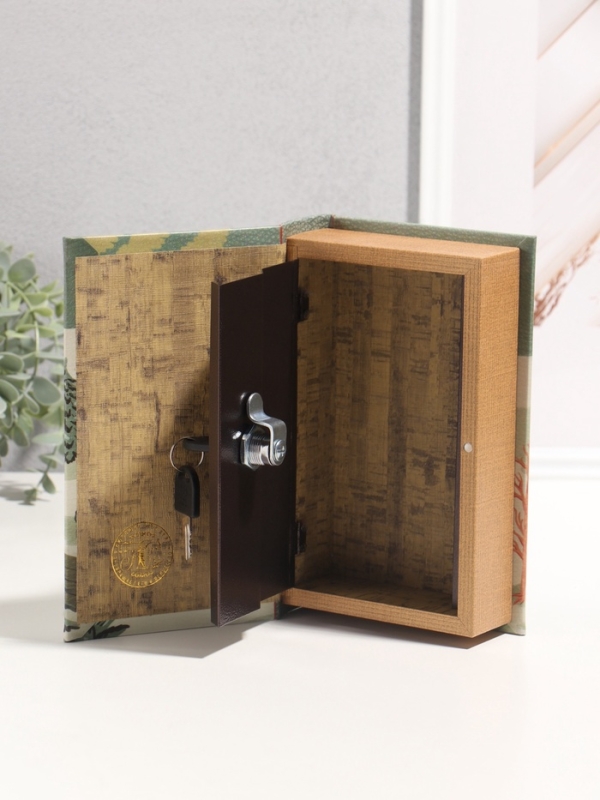 Сейф-книга дерево кожзам "Север России" 3D тиснение 21х13х5 см