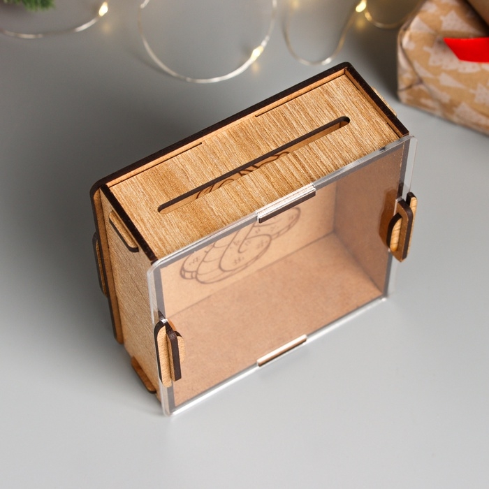 Новогодняя копилка с акрилом Новогодняя копилка с акрилом "Змея в колпаке" 12х12х4 см