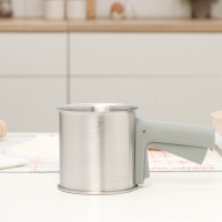 Просеиватель для муки Adagio, нержавеющая сталь, d=10 см, цвет ручки МИКС