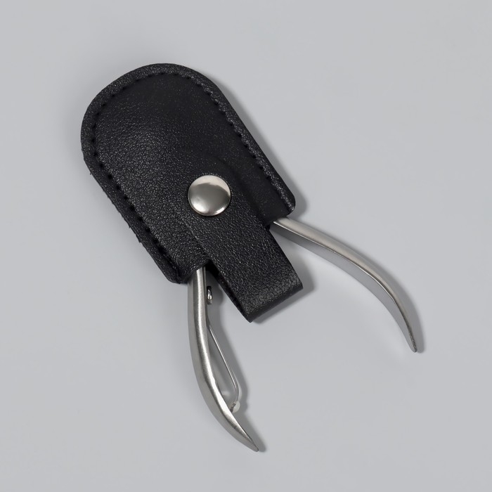 Чехол для хранения маникюрных инструментов, на кнопке, 6,8 &times; 3,8 см, цвет чёрный