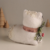 Декор "Белая лисичка в бусинках" 15х17х13 см Декор "Белая лисичка в бусинках" 15х17х13 см