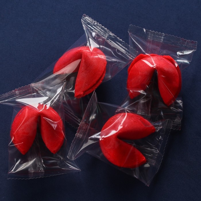 Набор &laquo;С новым годом!&raquo;: горячий шоколад 5 шт. х 25 г., маршмеллоу 50 г., печенье с предсказаниями 24 г.