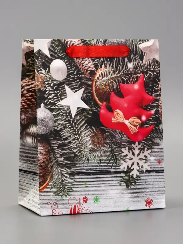 Пакет подарочный ламинированный "Игрушки в снегу", 18 х 23 х 10 см