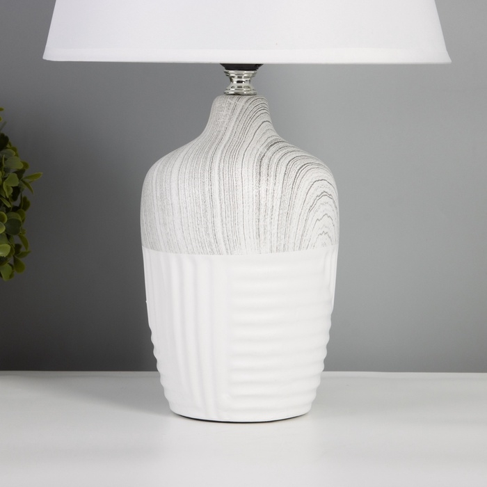 Лампа настольная "Строгие линии" 1х40Вт Е27 белый/серый 25х25х40см