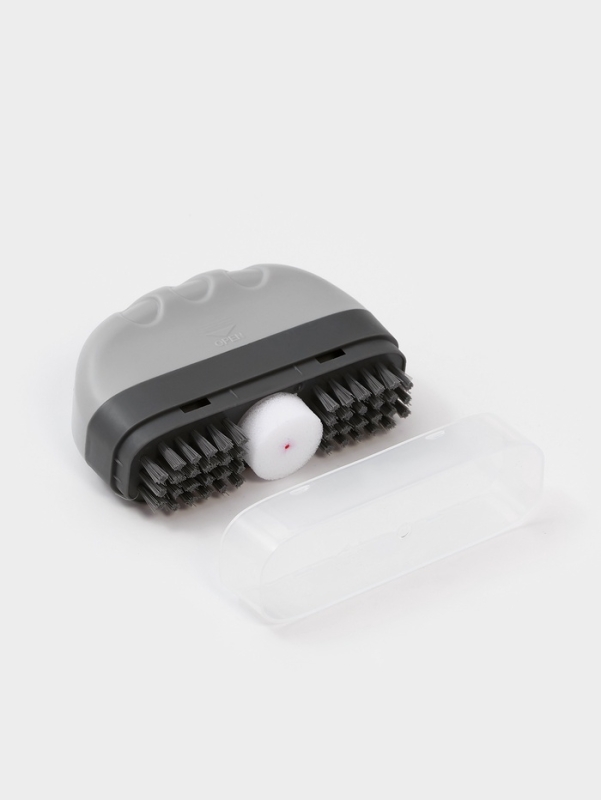 Щётка для обуви с моющим средством Raccoon, салфетка в комплекте, картонная коробка Щётка для обуви с моющим средством Raccoon, салфетка в комплекте, картонная коробка