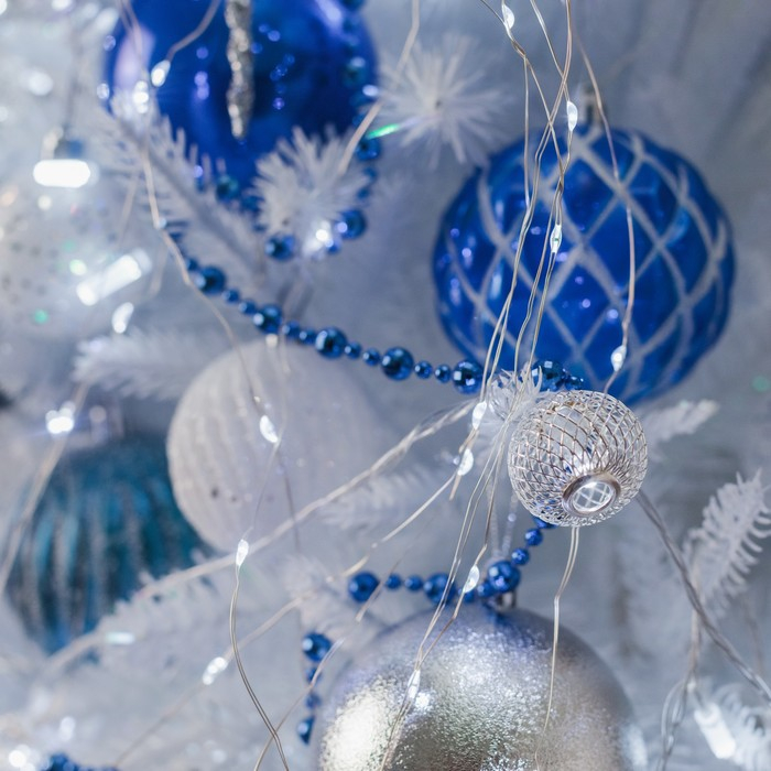 Гирлянда &laquo;Конский хвост&raquo; 20 нитей по 2 м, IP20, серебристая нить, 400 LED, свечение белое, 12 В