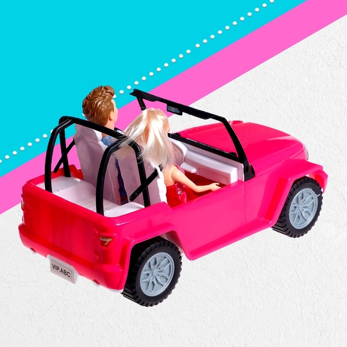 Набор кукол &laquo;Семья&raquo; на машине