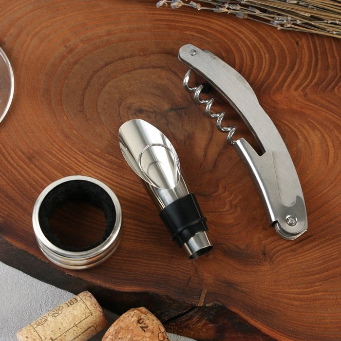 Винный набор: штопор, аэратор и каплеулавливатель для бутылки вина &laquo;Для самых важных открытий&raquo;.