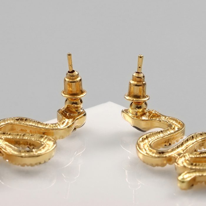 Новый год! Символ года 2025! Серьги со стразами &laquo;Змейка&raquo; эстетика, цвет белый в золоте