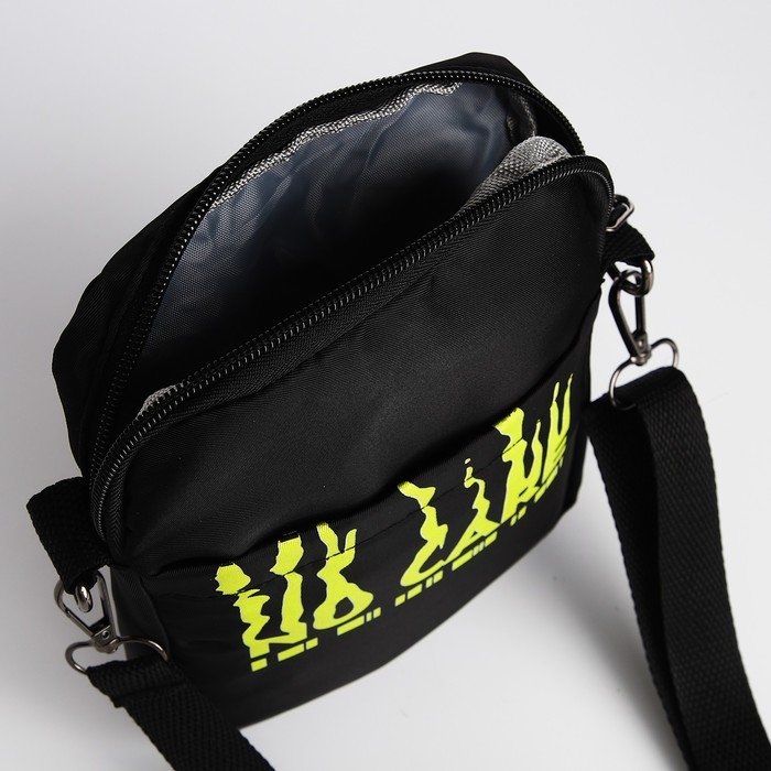 Сумка молодёжная на длинном ремне No care, 20 х 15 х 3 см, отдел на молнии, цвет чёрный