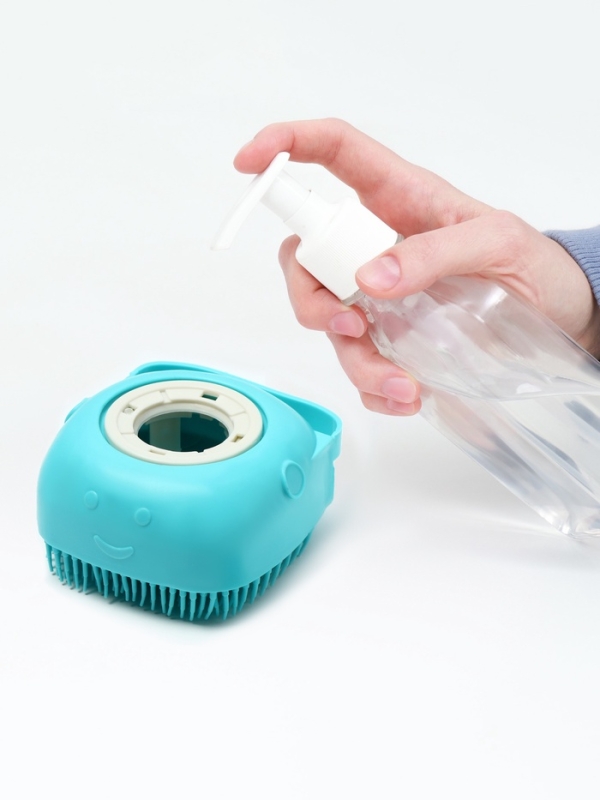 Щётка для мытья и массажа животных, с емкостью для шампуня, бирюзовая