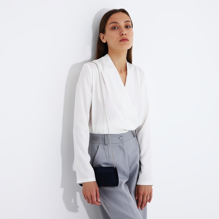 Клатч, отдел на клапане, длинная цепь, цвет синий Клатч, отдел на клапане, длинная цепь, цвет синий