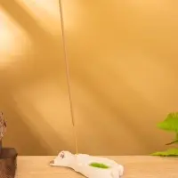 Подставка под благовония "Спящий кот" керамика, цв. бежевый, 11х4,5х1,5 см