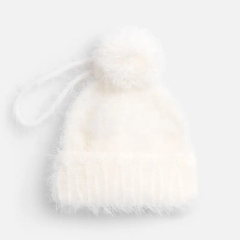 Подвеска на елку &laquo;Вьюшка&raquo;, шапочка, белая