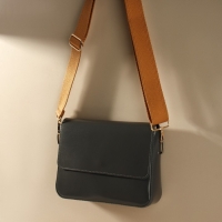 Ручка для сумки, стропа, с карабинами, 139 ± 3 × 3,8 см, цвет светло-коричневый Ручка для сумки, стропа, с карабинами, 139 ± 3 × 3,8 см, цвет светло-коричневый