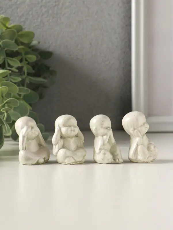 Статуэтки набор 4 шт "Монахи ничего не вижу, не слышу, не скажу, не делаю" 4х2,5 см