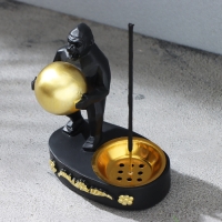 Курильница "Обезьяна с шаром", черная