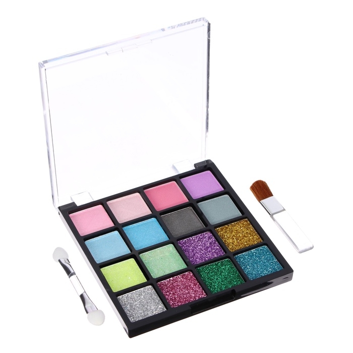 Набор косметики для девочки: тени, кисть, аппликатор Набор косметики для девочки: тени, кисть, аппликатор