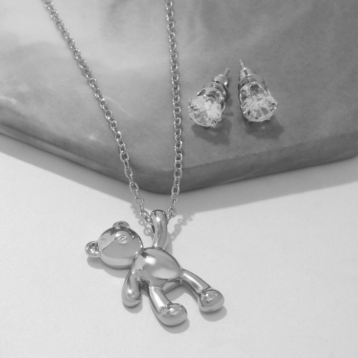 Гарнитур 2 предмета: серьги, кулон &laquo;Медведь&raquo; на лапе, цвет белый в серебре, 40 см